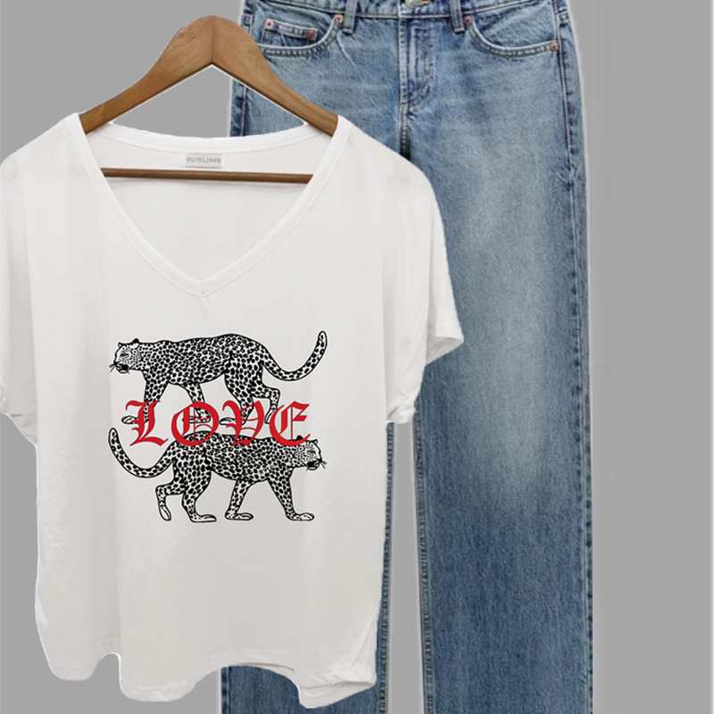 Alternative view of Remera Fierce Love